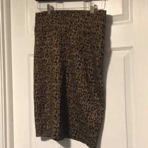 Elegant leopard Lularoe cassie